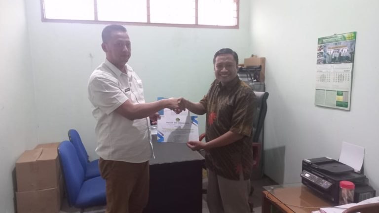 Yayasan Nahwa Nur Resmi mendapatkan surat izin operasional lembaga zakat tingkat kabupaten Bogor oleh Kanwil Kemenag Jawa Barat