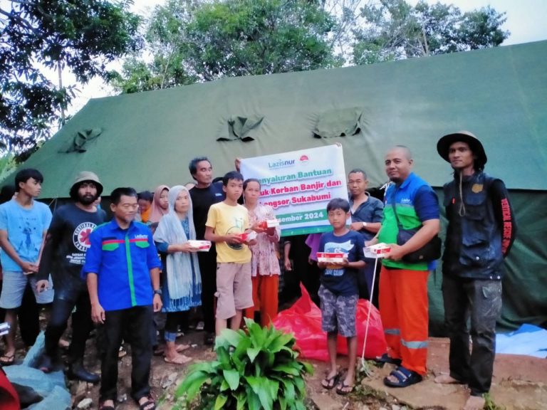Lazisnur Terjunkan 5 Relawan 1 Unit Ambulance, Bantu Korban Banjir Sukabumi
