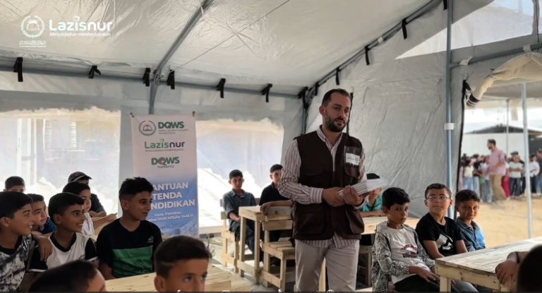 Bangkit dari Reruntuhan: Tenda Pendidikan untuk 300 Anak Gaza.